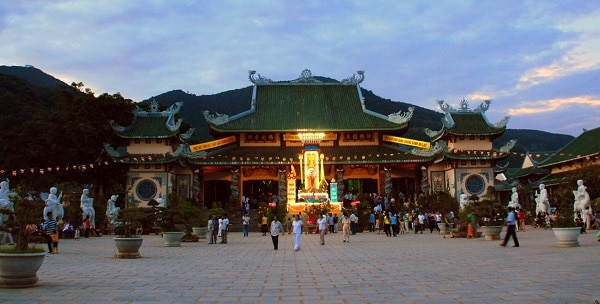 3 ngôi chùa Linh Ứng ở Đà Nẵng: Địa chỉ 3 ngôi chùa Linh Ứng ở Đà Nẵng nổi tiếng linh thiêng