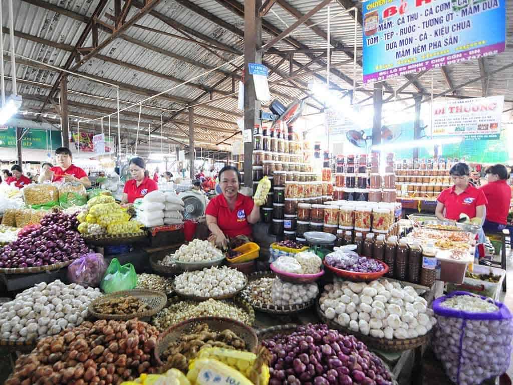 Review các khu chợ lớn, nổi tiếng nhất Đà Nẵng kèm địa chỉ. Nên đi chợ nào ở Đà Nẵng? Địa chỉ, đặc điểm các chợ lớn ở Đà nẵng.