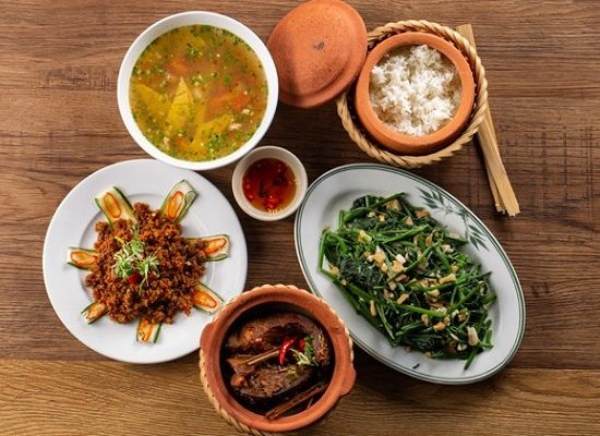 Cơm niêu nhà Đỏ Đà Nẵng/ quán cơm trưa ngon ở Đà Nẵng