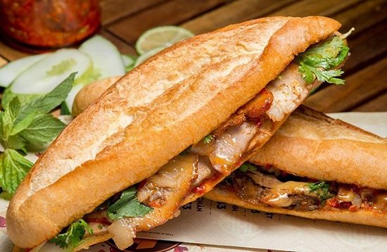 Bánh mì thịt heo quay 389 Trưng Nữ Vương – Đà Nẵng