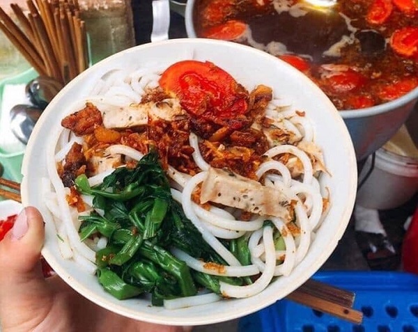 Quán ăn ngon ở Hà Nội, canh bún riêu cua 46 Yên Phụ