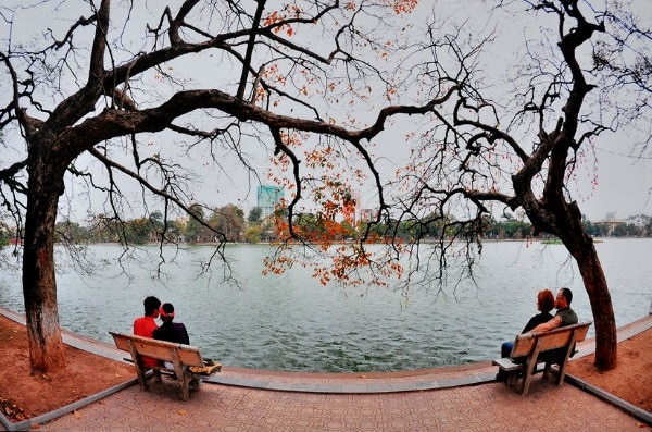 Địa điểm đi chơi với người yêu ở Hà Nội, phố đi bộ Hồ Gươm
