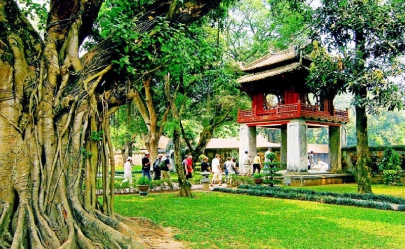 Khám phá Văn Miếu Quốc Tử Giám. Địa điểm du lịch nổi tiếng ở Hà Nội.