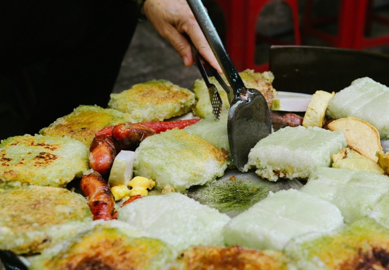 Mùa đông ăn gì ở Hà Nội? Bánh chưng rán. Mùa đông nên ăn gì ở Hà Nội