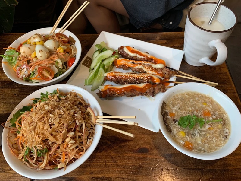 Quán thịt xiên nướng Hà Nội. Quán thịt xiên ngon ở Hà Nội