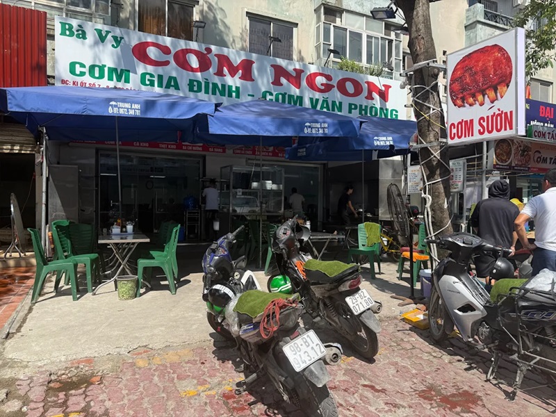 Quán cơm gà ngon ở Hà Nội. Quán cơm gà nổi tiếng Hà Nội