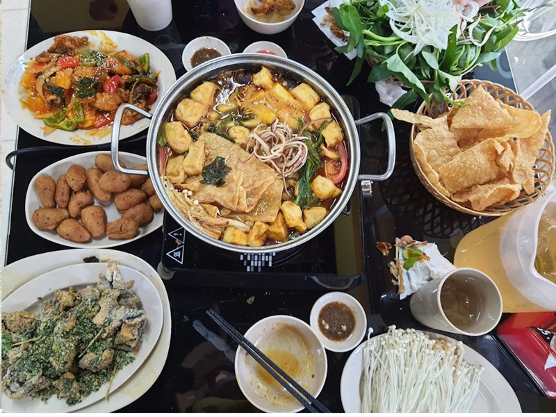 Quán lẩu ếch ở Hà Nội. Quán lẩu ếch bình dân ở Hà Nội
