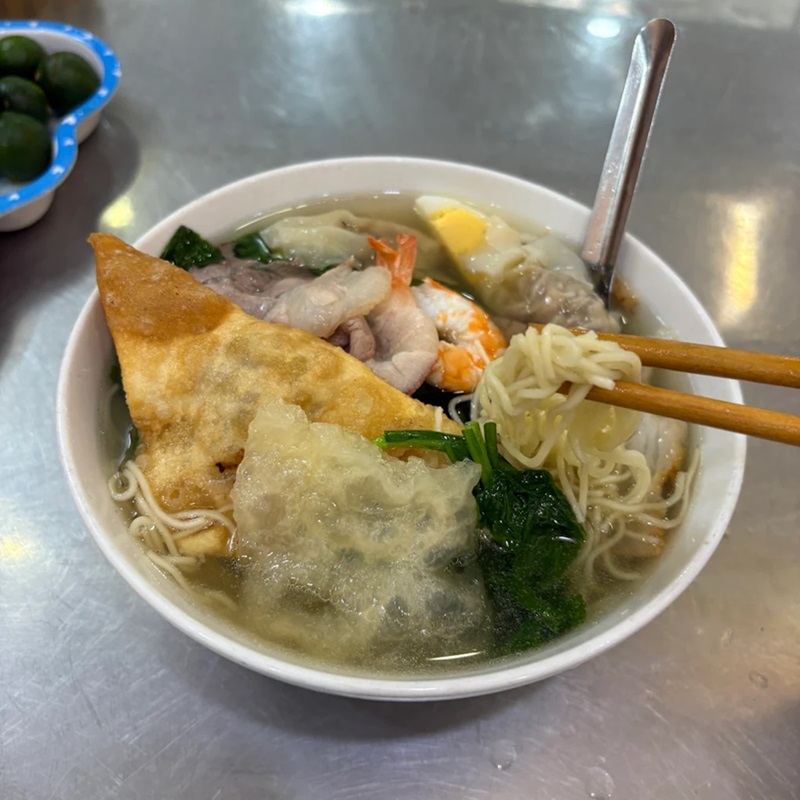 Quán mì vằn thắn ngon ở Hà Nội. Quán mì vằn thắn ở Hà Nội