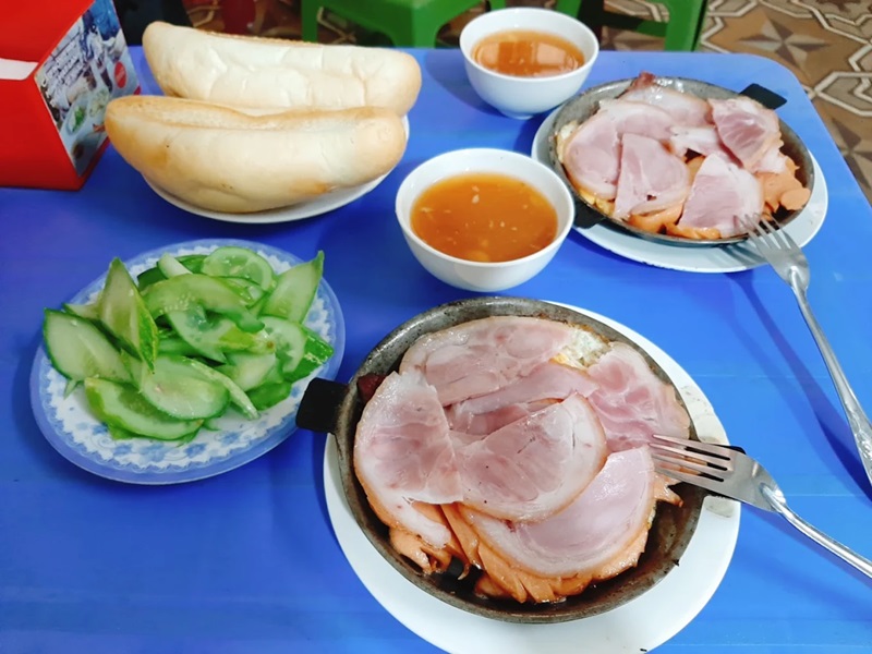 Quán bánh mì chảo ngon ở hà Nội. Quán bánh mì chảo nổi tiếng ở Hà Nội