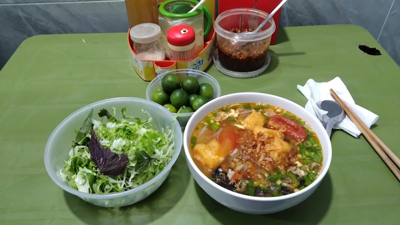 Quán bún riêu ở Hà Nội. Quán bún riêu nổi tiếng Hà Nội