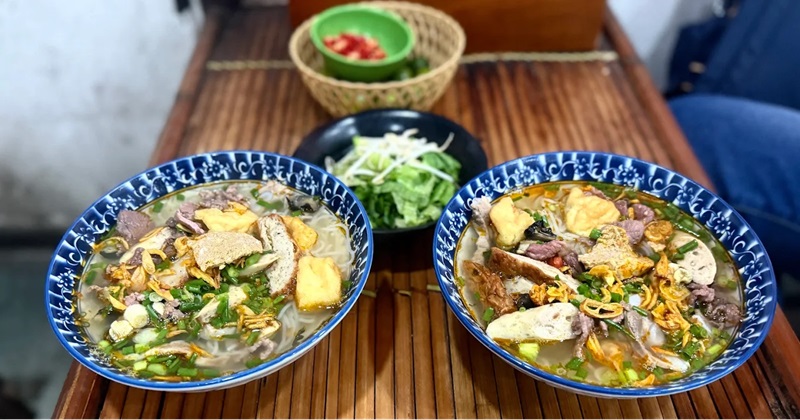 Quán bún riêu ở Hà Nội. Quán bún riêu nổi tiếng Hà Nội