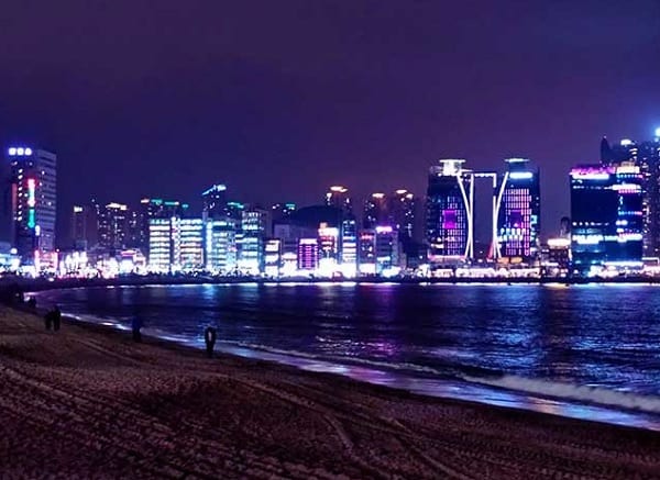 Địa điểm du lịch ở Busan Hàn Quốc. Những địa điểm du lịch nổi tiếng ở Busan. Biển Gwangalli