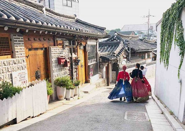 Thuê hanbok ở Seoul, Hàn Quốc. Làng Bukchon Hanok, địa điểm chụp ảnh hanbok ở Seoul