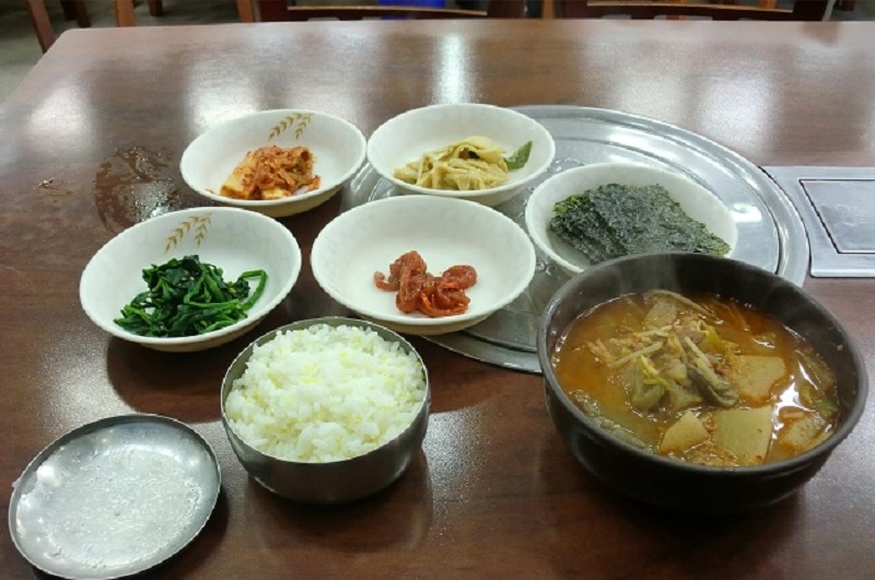 Kinh nghiệm du lịch Daegu Hàn Quốc tự túc. Món Ttarogukbap, món ăn truyền thống ở Daegu