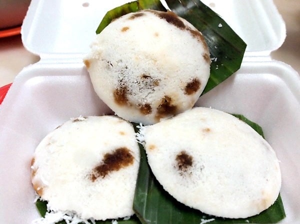 Đến Malacca Malaysia nên ăn gì? Món ăn đặc trưng ở Malacca. Bánh Putu piring