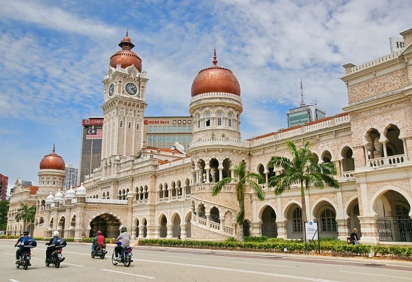 Địa điểm chụp ảnh đẹp ở Kuala Lumpur, Tòa nhà Sultan Abdul Samad ở quảng trường Dataran Merdeka 