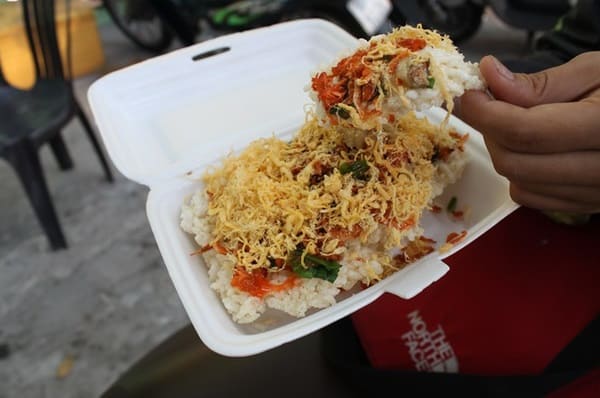 Quán ăn vặt ngon ở Nha Trang giá rẻ: Ăn vặt ở đâu Nha Trang ngon, giá bình dân?