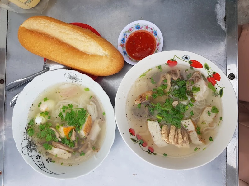 Quán bánh canh ở Nha Trang. Quán bánh canh nổi tiếng Nha Trang