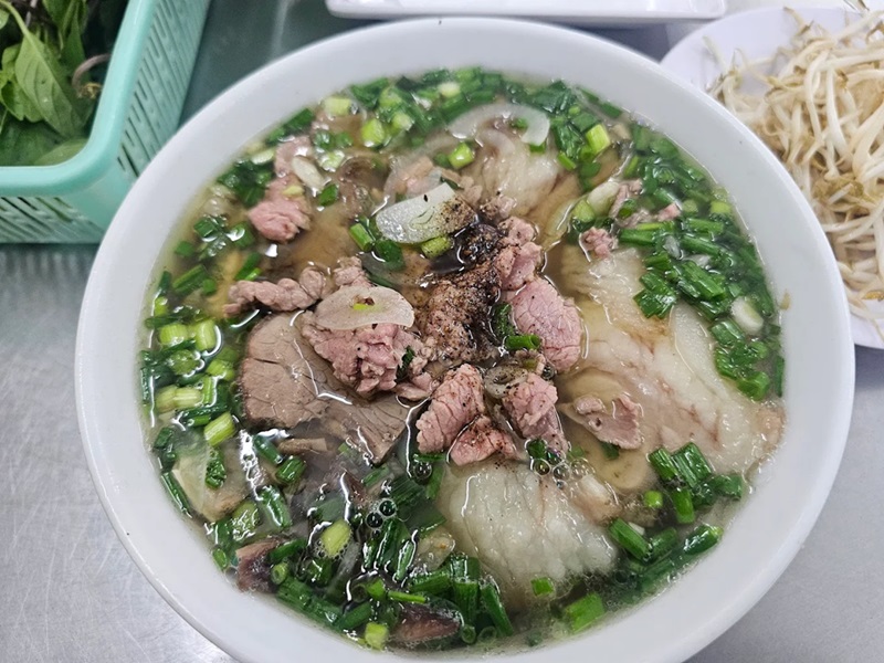 Quán phở ở Sài Gòn. Ở Sài Gòn ăn quán phở nào ngon