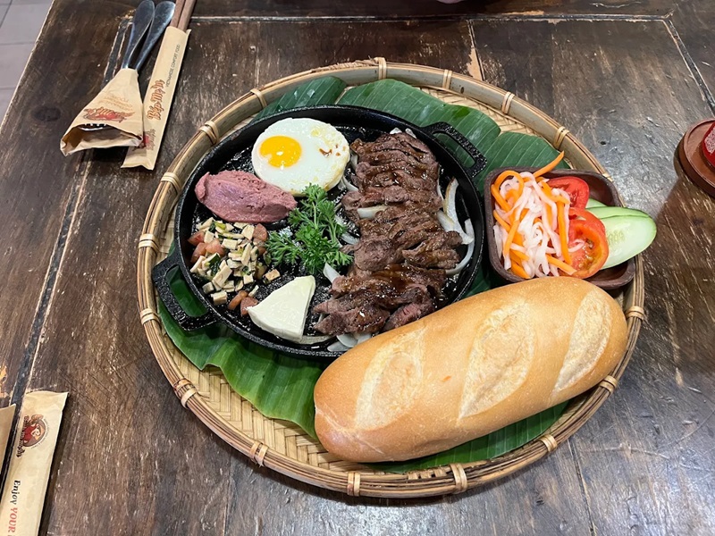 Ăn bánh mì Sài Gòn quán nào ngon. Quán bành mì Sài Gòn