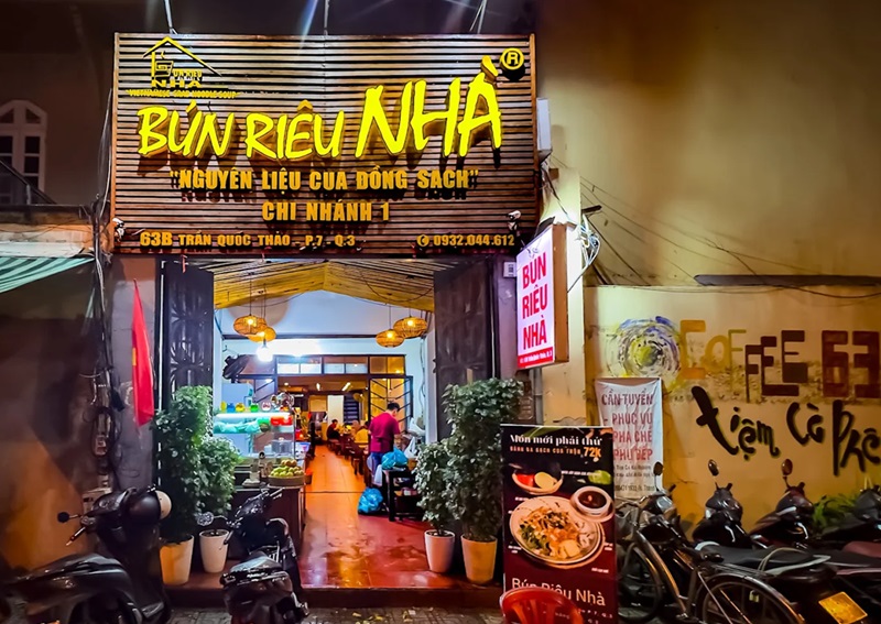 Quán bún riêu ở Sài Gòn. Quán bún riêu nổi tiếng Sài Gòn