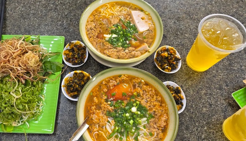 Những quán bún riêu ngon, rẻ ở Sài Gòn. Quán bún riêu ở Sài Gòn