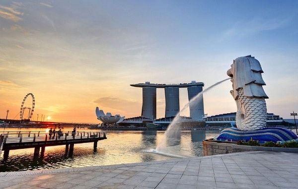 Địa điểm tham quan ở vịnh Marina Bay Singapore. Địa điểm tham quan nổi tiếng ở vịnh Marina Bay Singapore. Công viên Merlion