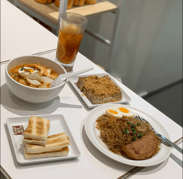 Top nhà hàng, quán ăn ngon ở sân bay Changi CỰC đông khách. Nên ăn gì ở sân bay Changi?