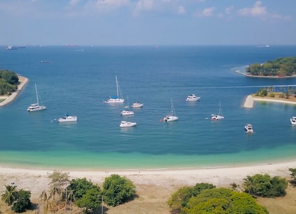 Bãi biển nổi tiếng ở Singapore. Bãi biển trên đảo Lazarus. Bãi biển ở Singapore
