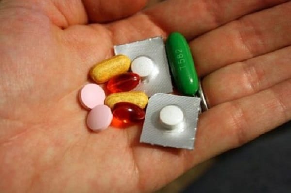 Chuẩn bị những gì trước khi đi du lịch Thái Lan? mang theo một số loại thuốc thông dụng và băng gạt 