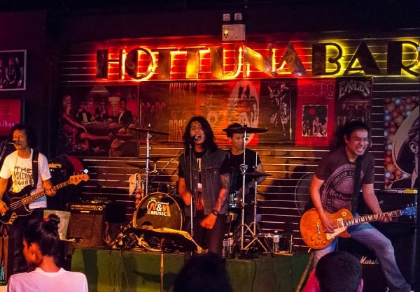 Khám phá phố đi bộ Pattaya, thưởng thức âm nhạc của những ban nhạc trên đường phố