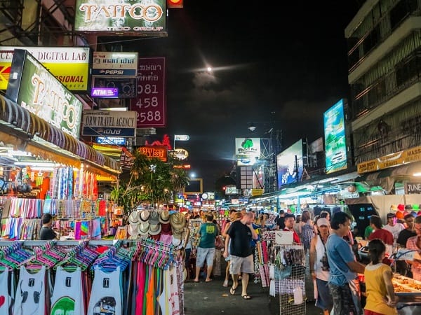 Chợ đêm Ratchayothin - Chợ đêm sầm uất ở Bangkok