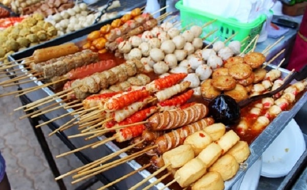 Các món xiên nướng - Món ăn siêu hấp dẫn tại chợ đêm Ao Nang ở Krabi