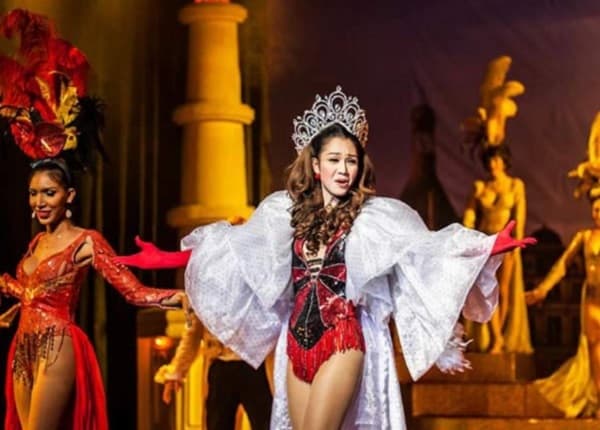 Golden Dome Cabaret Show. Buổi biểu diển nổi tiếng nhất ở Bangkok