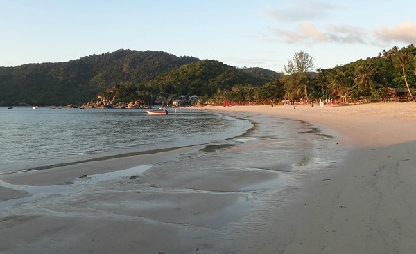Lịch trình du lịch Koh Phangan 2 ngày 1 đêm. Khám phá bãi biển Thong Nai Pan