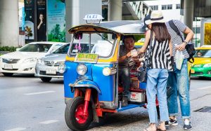 Mẹo cần biết khi du lịch Thái Lan - Không nên lựa chọn xe tuk tuk di chuyển đoạn đường dài