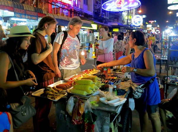 Du lịch Thái Lan tự túc hết bao nhiêu tiền? Chi phí ăn uống khi du lịch Thái Lan khoảng bao nhiêu tiền?