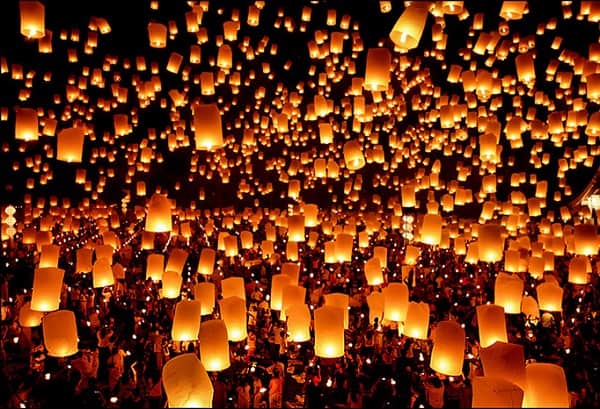 Lễ hội đèn lồng Yi Peng, một ngày lễ ở Thái Lân rất nổi tiếng
