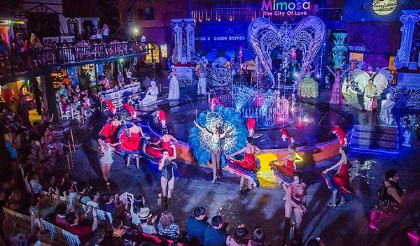 Thành phố tình yêu Mimosa. Buổi biểu diễn Mimosa Cabaret Show