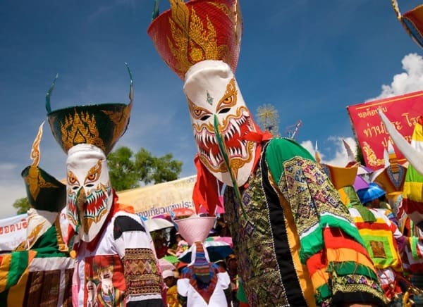 Du lịch Thái Lan tháng 6 nên đi đâu chơi? Nên đi đâu chơi khi du lịch Thái Lan tháng 6. Tham gia lễ hội ma Phi Ta Khon